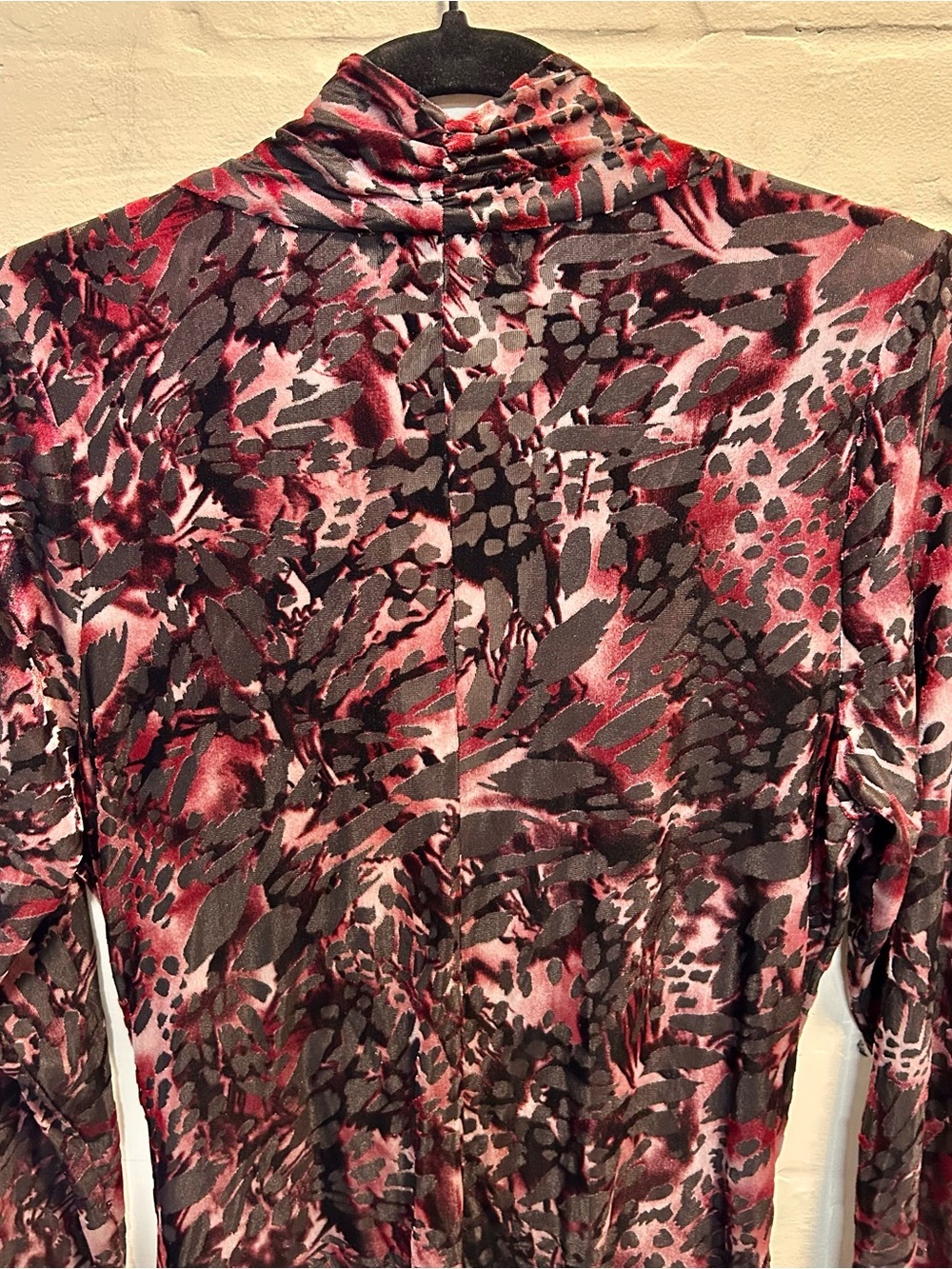 Karen Kane Burnout Velvet Red Black Surplice Faux Wrap Top XL Whimsygoth - Picture 6 of 6